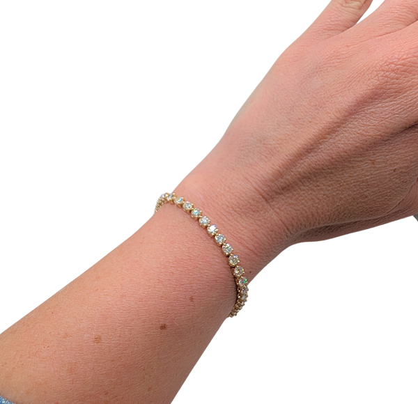 Nearly 7 carat diamond tennis bracelet