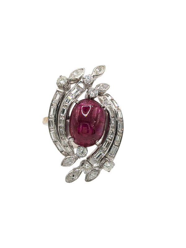 Stunning cabachon ruby and diamond vintage ring