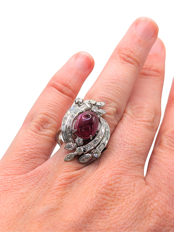 Stunning cabachon ruby and diamond vintage ring